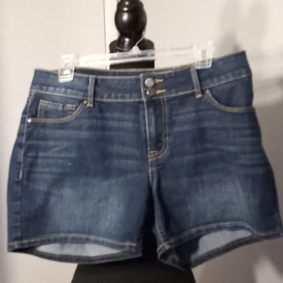 Apt. 9,size 12 Jean shorts NWOT - Picture 1 of 3